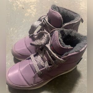Fantastic 3M Thinsulate Purple Winter Ankle Boots with Faux Fur Lining SZ 8